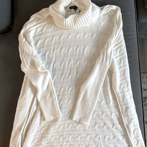 CHARLIE turtle neck poncho white sweater